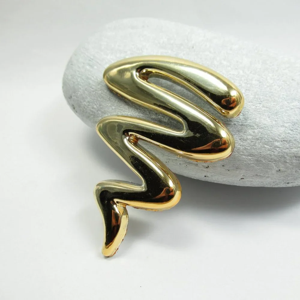 Vintage Acrylic Brooch